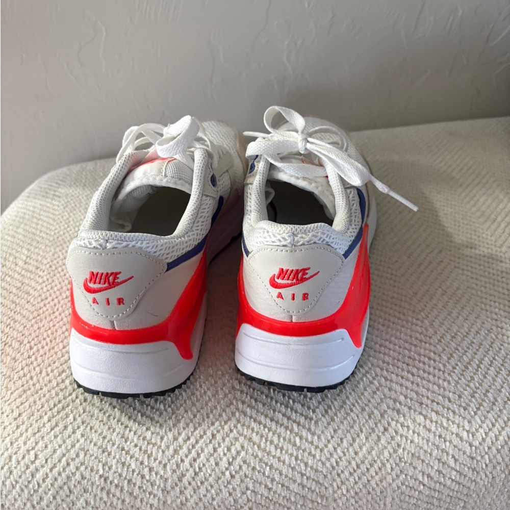 Nike Women’s Sneakers white, beige, blue, orange. NWOT
